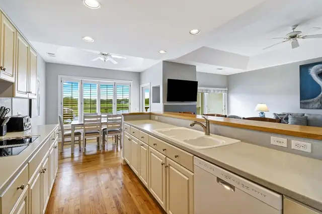 Kitchen at Braddock Cove Club 11